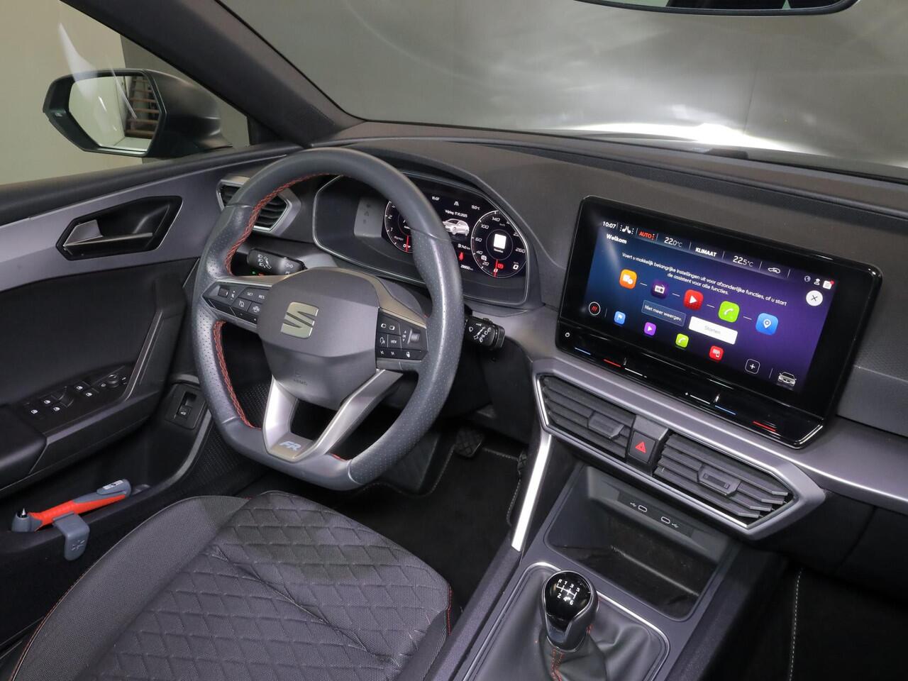 Seat LEON Sportstourer 1.0 TSI FR Business 110 pk | Verlengde garantie | Navigatie | Parkeersensoren achter | LED koplampen | Stoelverwarming | Keyless |