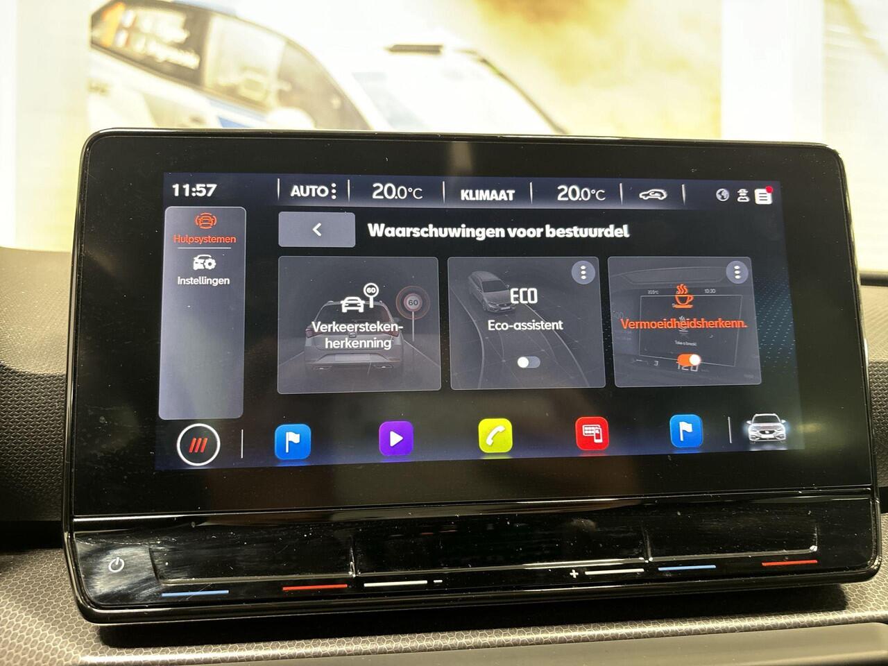 Seat LEON Sportstourer 1.0 TSI 110pk Style Business Intense · Apple/Android Car Play · Camera · Navigatie · P-Sensoren · Park Assist · 16'' Inch · Garantie t/m 10-10-2027 of 100.000km