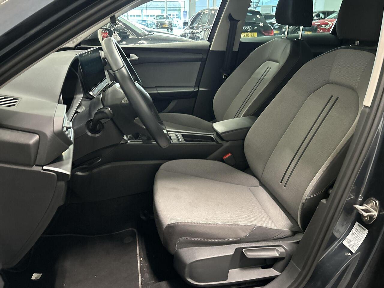 Seat LEON Sportstourer 1.0 TSI 110pk Style Business Intense · Apple/Android Car Play · Camera · Navigatie · P-Sensoren · Park Assist · 16'' Inch · Garantie t/m 10-10-2027 of 100.000km