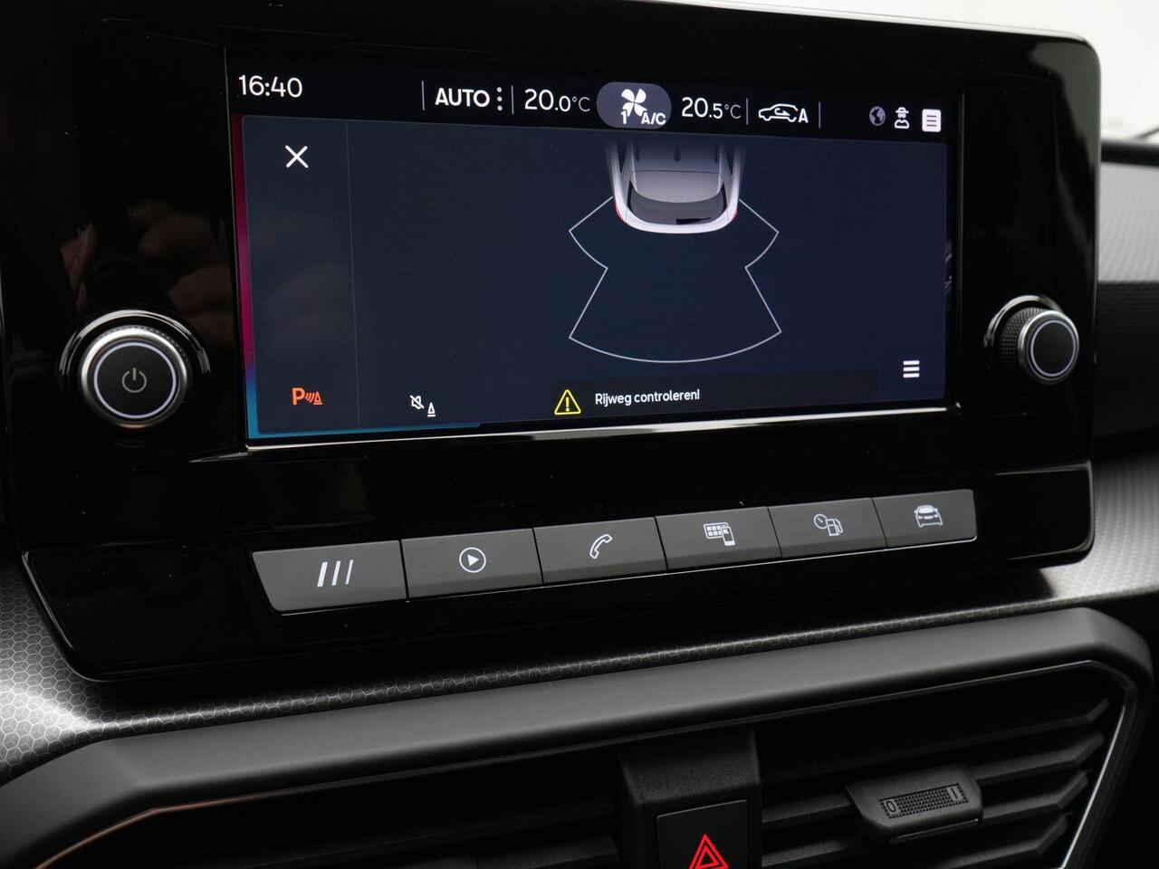 Seat LEON Sportstourer 1.0 TSI 110 pk Style | 40 Edition | LED koplampen | Luxe lederen bekleding | Climatronic | Parkeersensoren achter | Cruise Control | DAB | CarPlay | 18 inch