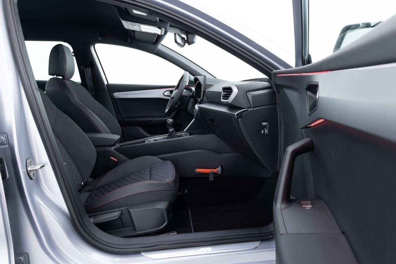 Seat LEON Sportstourer 1.0 TSI FR Business Intense | ADAPTIVE CRUISE | LANE ASSIST