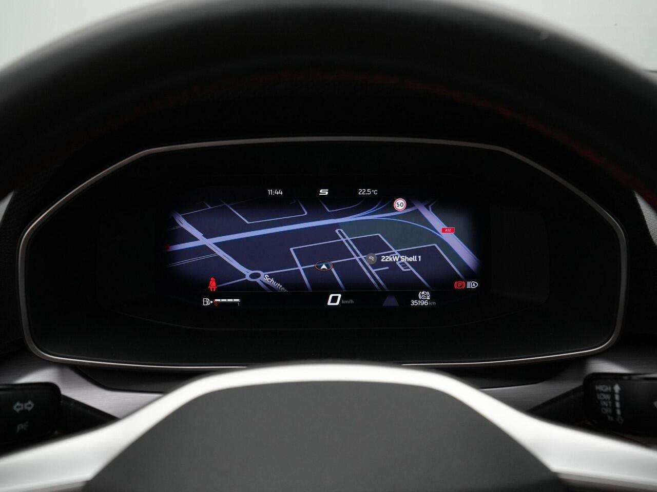 Seat LEON 1.0 TSI 110 pk FR Business Intense | Achteruitrijcamera | Navigatie | Sportonderstel | Side Assist