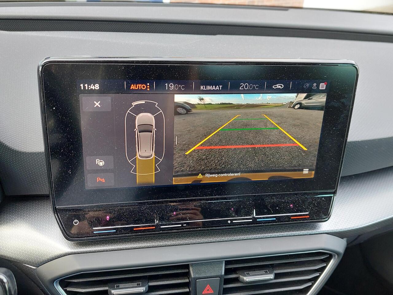 Seat LEON Sportstourer 1.0 eTSI Style Business Intense NL-auto | rijklaarprijs !!