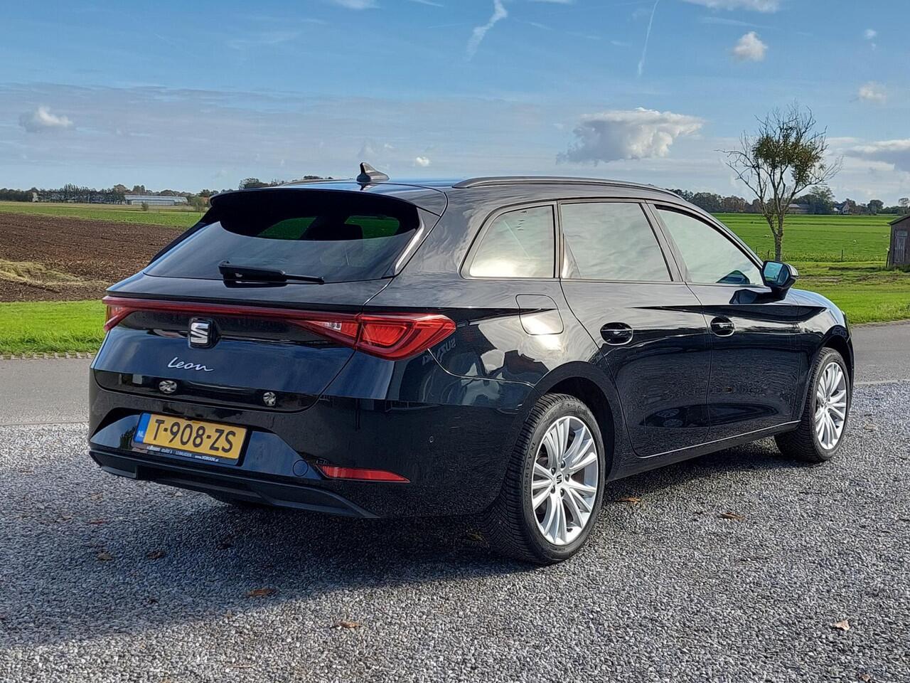 Seat LEON Sportstourer 1.0 eTSI Style Business Intense NL-auto | rijklaarprijs !!