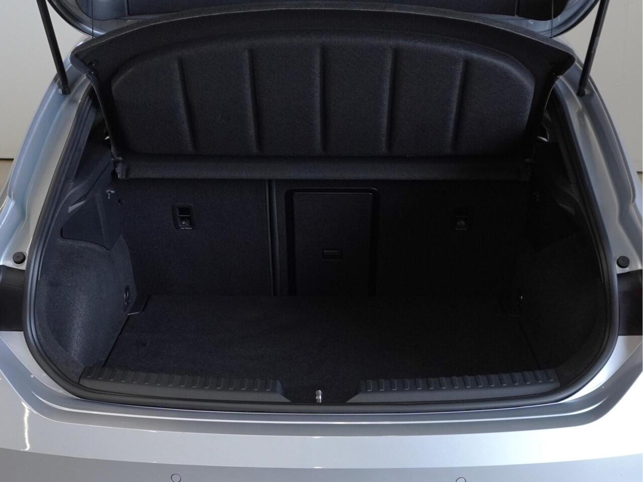 Seat LEON 1.5 eTSI FR Business Intense | Automaat | Panorama- Schuifdak | Beats Audio | Camera | Dodehoekbewaking | Rijklaarprijs