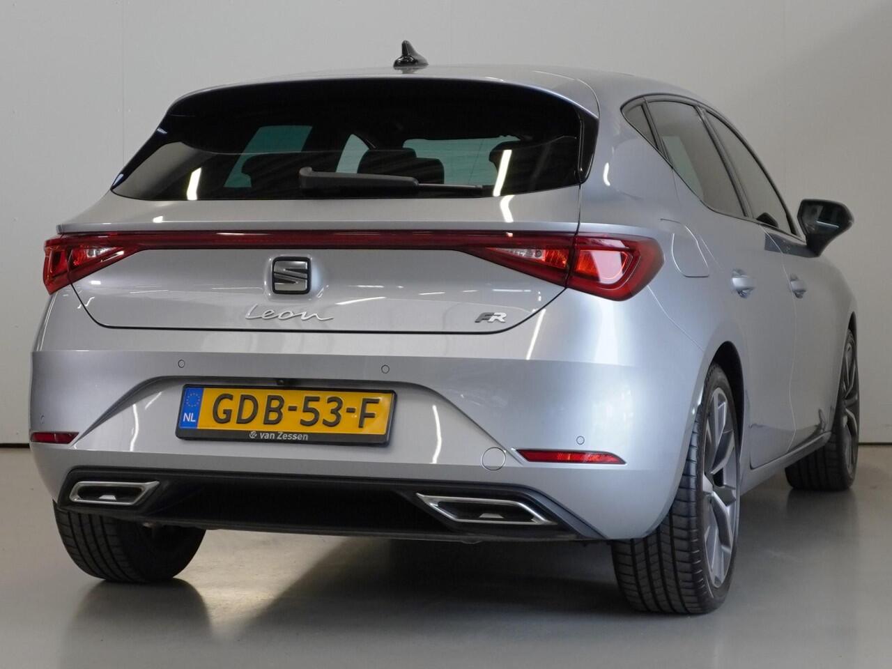 Seat LEON 1.5 eTSI FR Business Intense | Automaat | Panorama- Schuifdak | Beats Audio | Camera | Dodehoekbewaking | Rijklaarprijs
