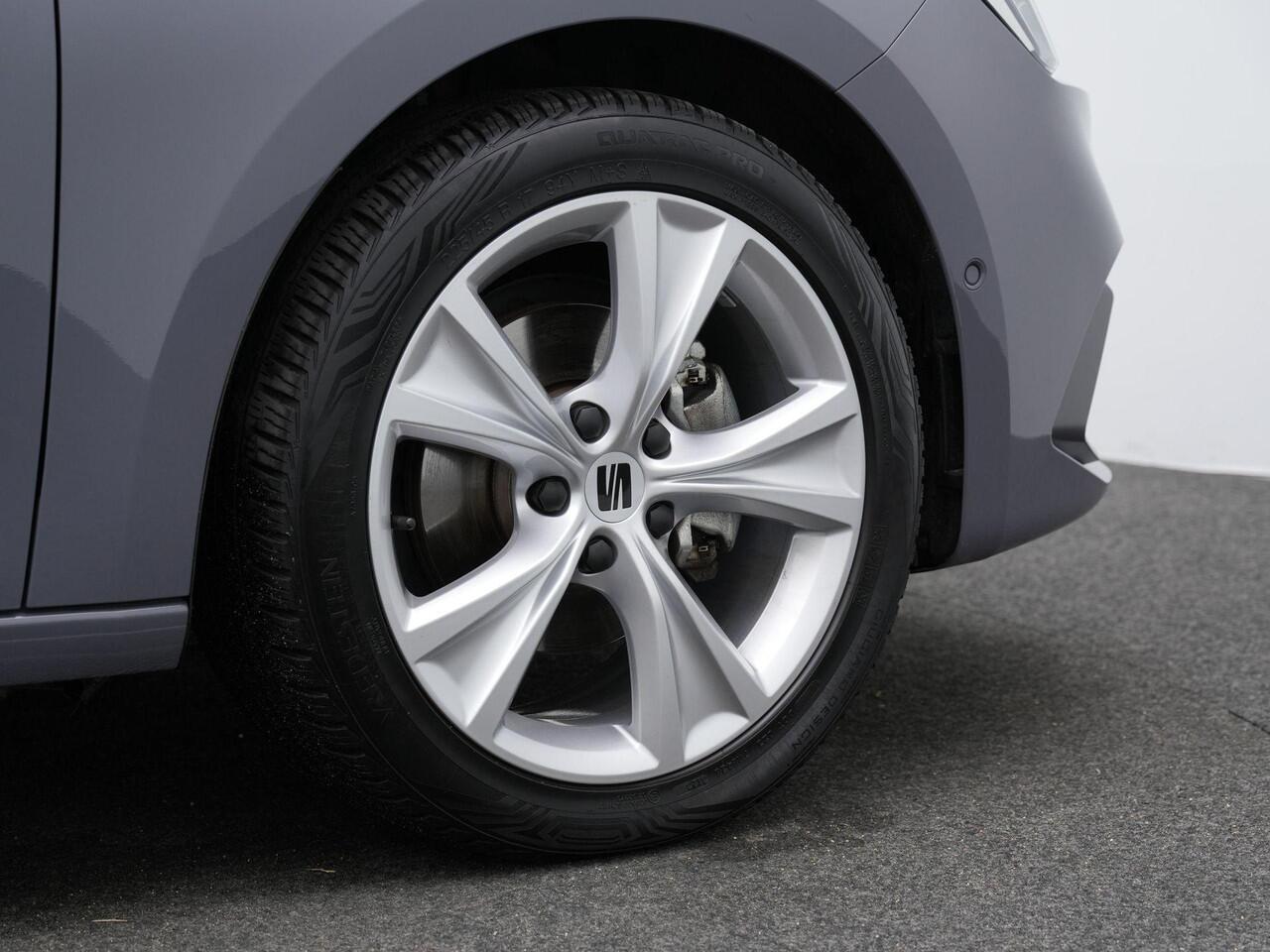 Seat LEON Sportstourer 1.0 TSI 110 pk FR Business Intense | Panoramadak | Trekhaak | Achteruitrijcamera | Adaptive Cruise | Navigatie