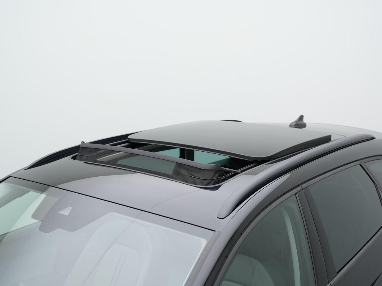 Seat LEON Sportstourer 1.0 TSI 110 pk Style | Panoramadak | Stuur-/stoelverwarming | Achteruitrijcamera | Stoelverwarming