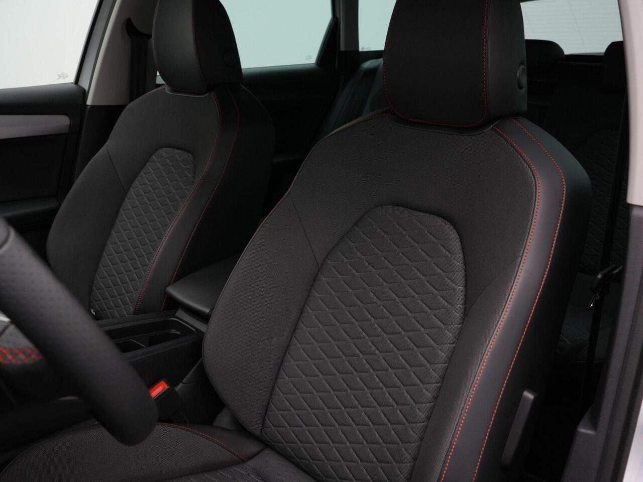 Seat LEON Sportstourer 1.5 eTSI 150 pk DSG FR Business Intense | Stuur-/stoelverwarming | Achteruitrijcamera | Navigatie