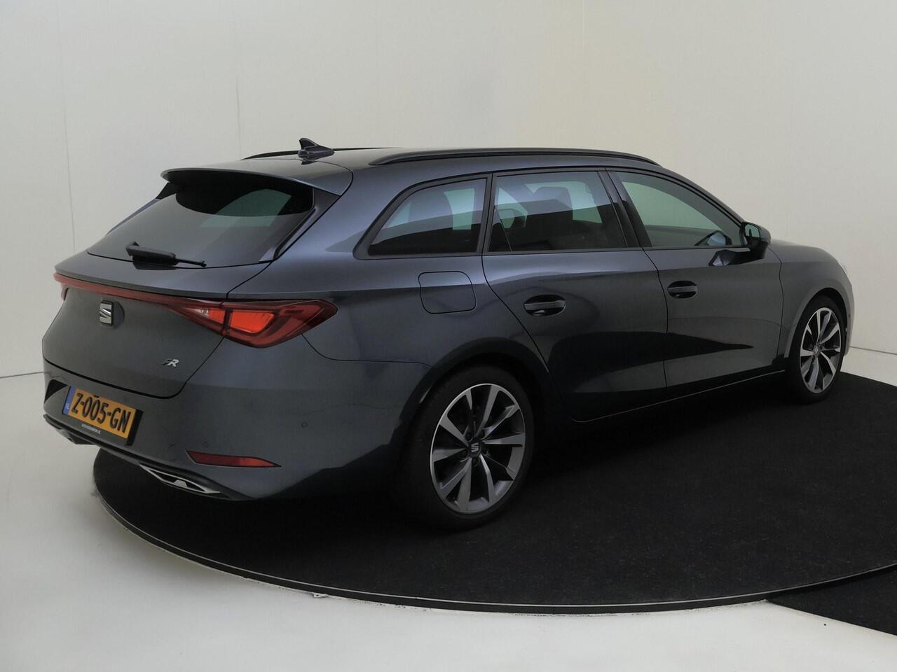 Seat LEON Sportstourer 1.5 eTSI DSG FR Business Intense | Navigatie | 18 inch LM velgen | Sportstoelen | Full LED lampen | Achteruitrijcamera