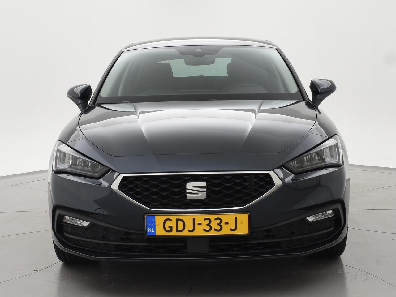Seat LEON 1.0 TSI STYLE INTENSE + WEGKL. TREKHAAK | VIRTUAL COCKPIT | CAMERA | STOELVERW. | NAVIGATIE | CARPLAY
