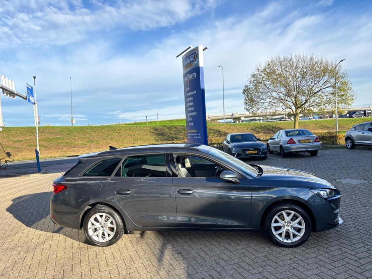 Seat LEON 1.0 ETSI STYLE AUTOMAAT LMV CARPLAY WINTERPACK PDC-CAMERA