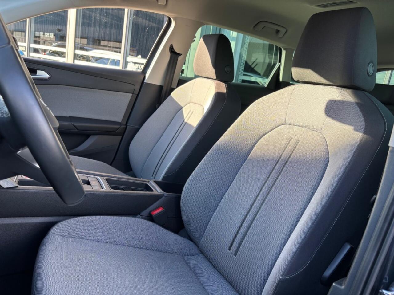 Seat LEON 1.0 ETSI STYLE AUTOMAAT LMV CARPLAY WINTERPACK PDC-CAMERA