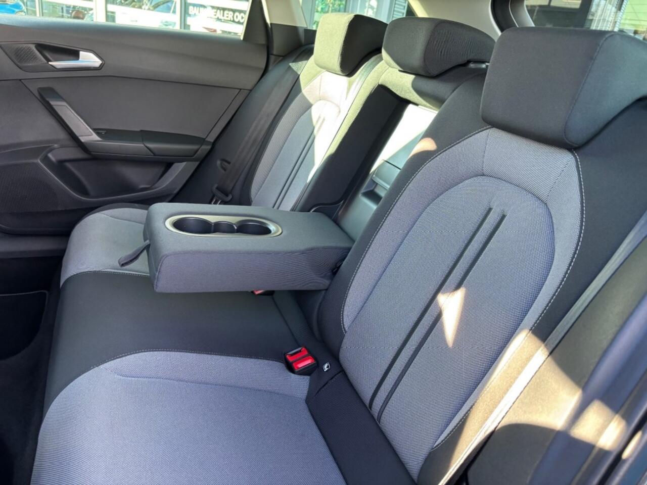 Seat LEON 1.0 ETSI STYLE AUTOMAAT LMV CARPLAY WINTERPACK PDC-CAMERA