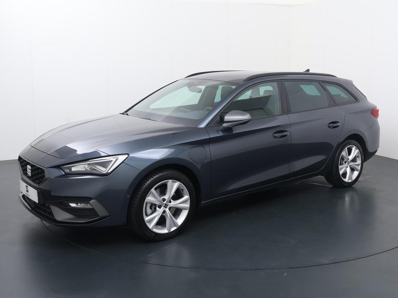 Seat LEON Sportstourer 1.4 TSI eHybrid PHEV FR Business Intense | 204 PK | SoH 99% | Trekhaak | Multifunctioneel stuurwiel |
