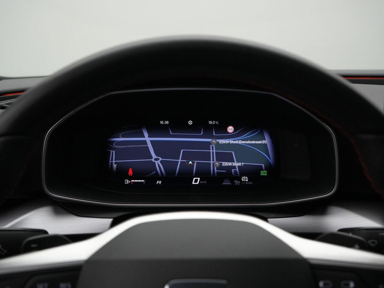 Seat LEON Sportstourer 1.0 eTSI 110 pk DSG FR Business | Panoramadak | Achteruitrijcamera | Navigatie | Adaptive Cruise