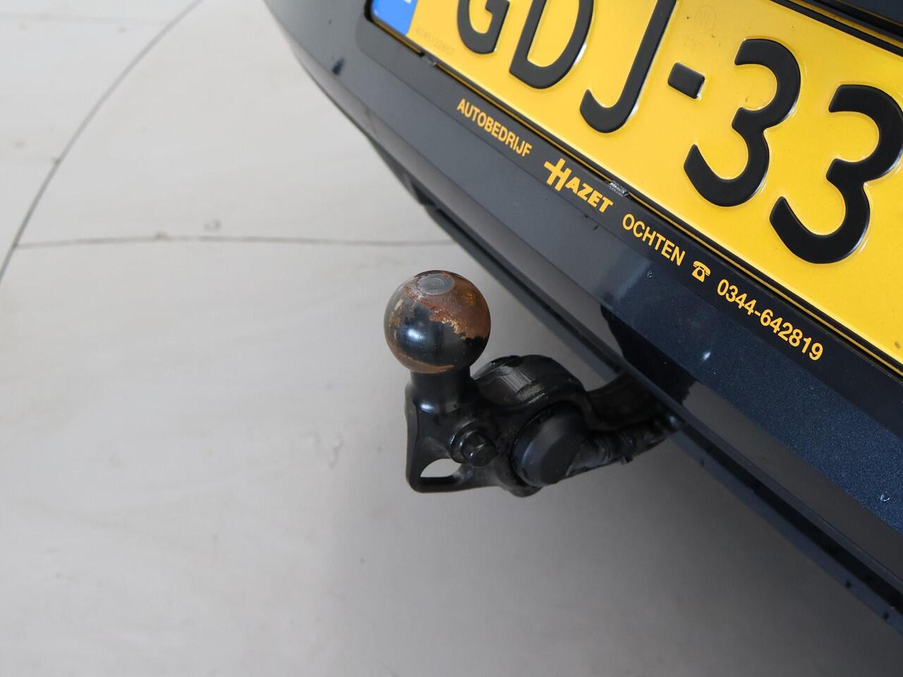 Seat LEON 1.0 TSI STYLE INTENSE + WEGKL. TREKHAAK | VIRTUAL COCKPIT | CAMERA | STOELVERW. | NAVIGATIE | CARPLAY