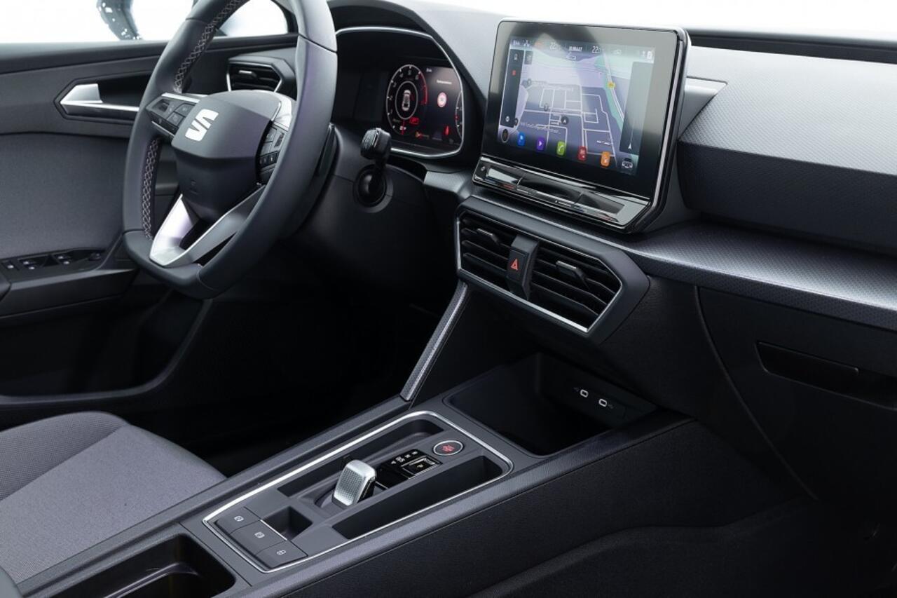 Seat LEON 1.0 eTSI Style Business Intense Automaat | NAVI | CAMERA