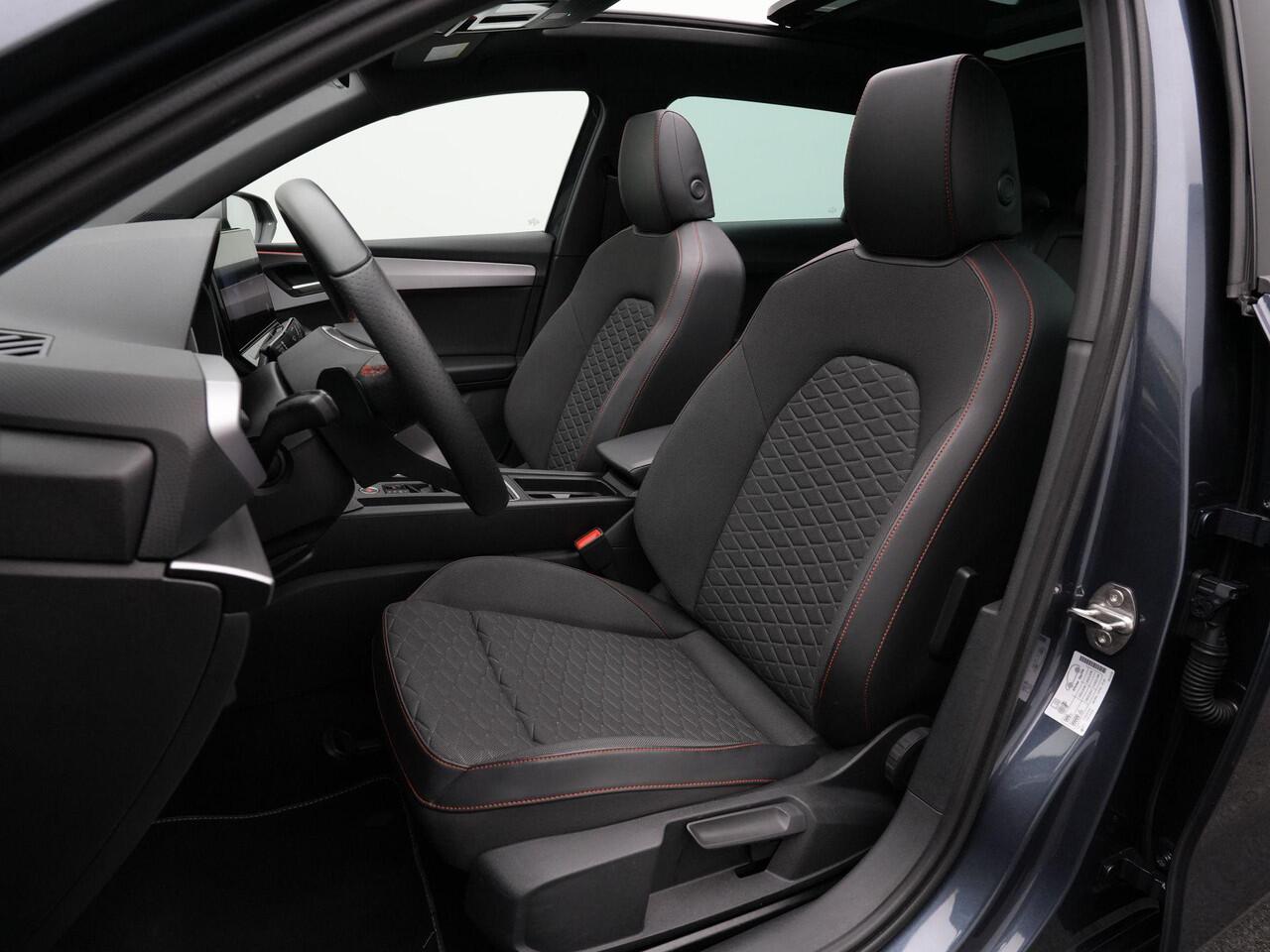 Seat LEON Sportstourer 1.0 eTSI 110 pk DSG FR Business Intense | Panoramadak | Achteruitrijcamera | Navigatie | Adaptive Cruise