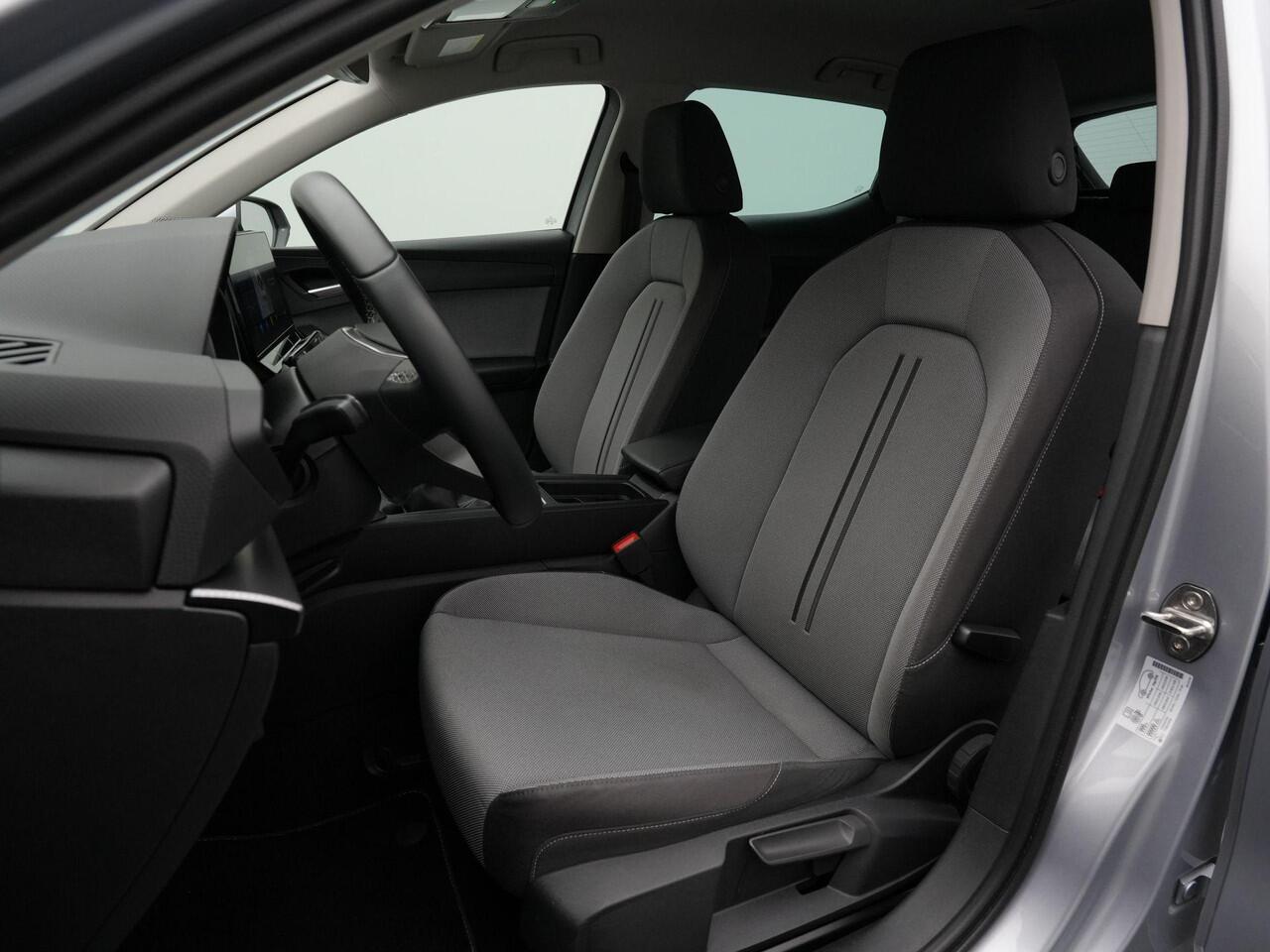 Seat LEON 1.0 TSI 110 pk FR Style | Stuur-/stoelverwarming | Achteruitrijcamera | Navigatie | Adaptive Cruise