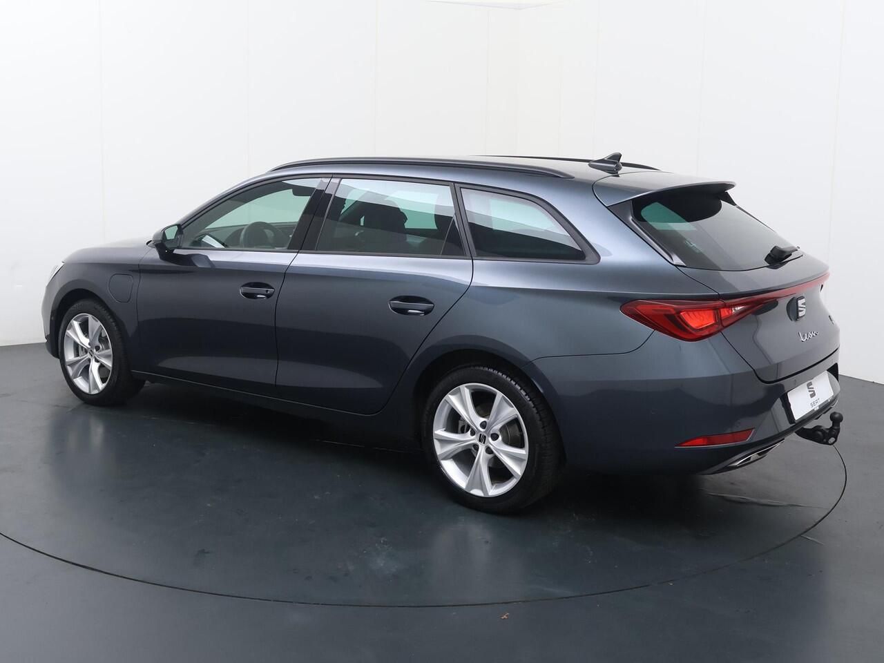 Seat LEON Sportstourer 1.4 TSI eHybrid PHEV FR Business Intense | 204 PK | SoH 99% | Trekhaak | Camera | LED | Carplay |