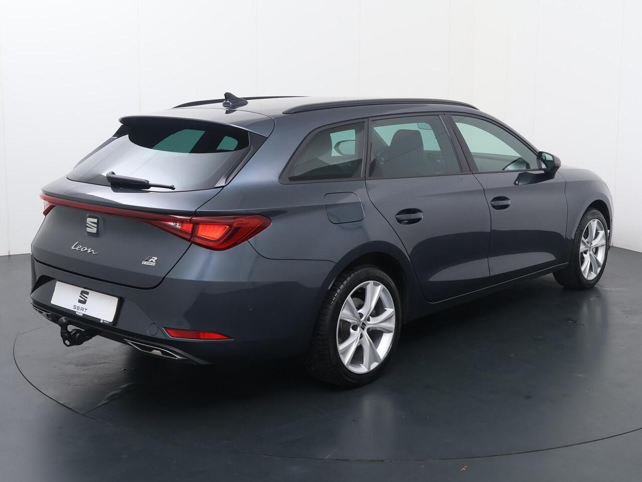 Seat LEON Sportstourer 1.4 TSI eHybrid PHEV FR Business Intense | 204 PK | SoH 99% | Trekhaak | Camera | LED | Carplay |