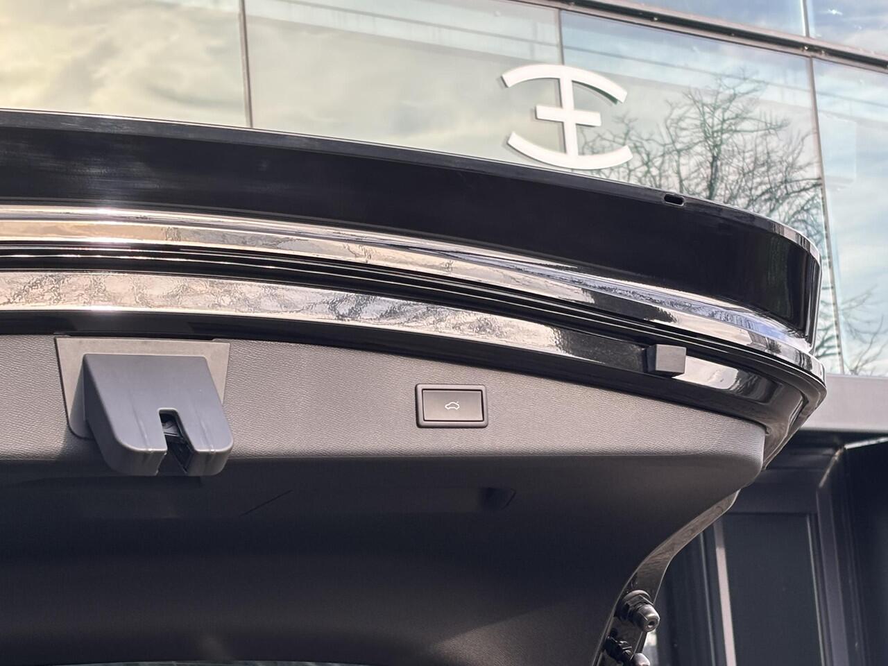 Seat LEON Sportstourer 1.5 eTSI Style Business Intense Elekt. Trekhaak | Stuurwiel verwarming