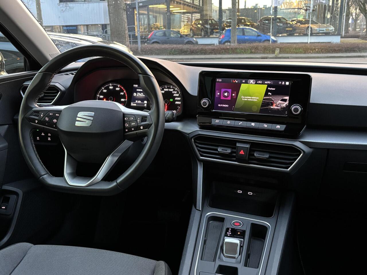 Seat LEON Sportstourer 1.5 eTSI Style Business Intense Elekt. Trekhaak | Stuurwiel verwarming