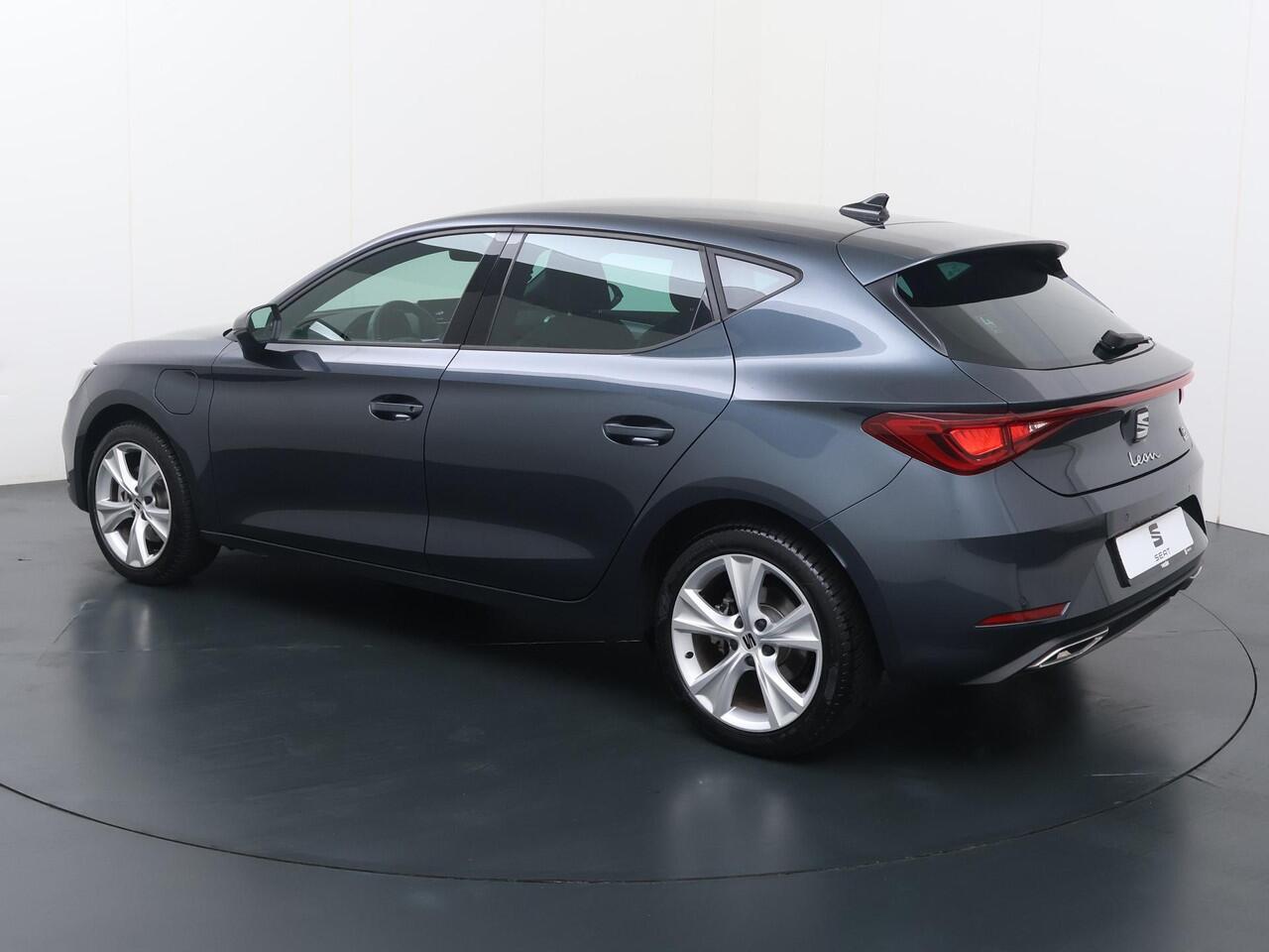 Seat LEON 1.5 TSI e-Hybrid FR PHEV First Edition | 204 PK | SoH 100% | Automaat | Multifunctioneel stuurwiel | Cruisecontrol | Achteruitrijcamera |