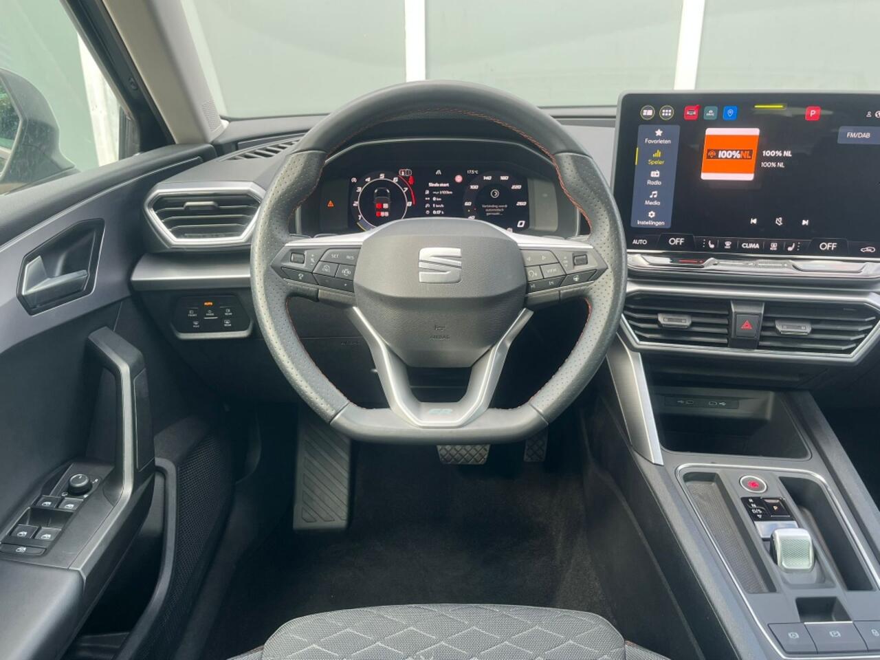 Seat LEON Sportstourer 1.5 eTSI 150pk DSG FR | ACC | Camera | Side Assist