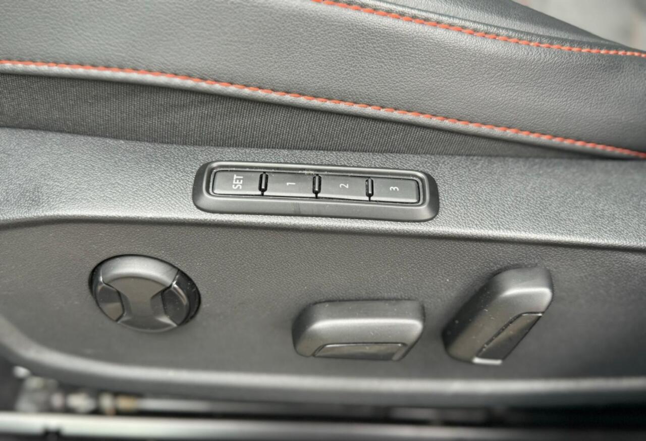 Seat LEON Sportstourer 1.0 eTSI 110pk DSG FR Business | ACC | Pano | Elk S