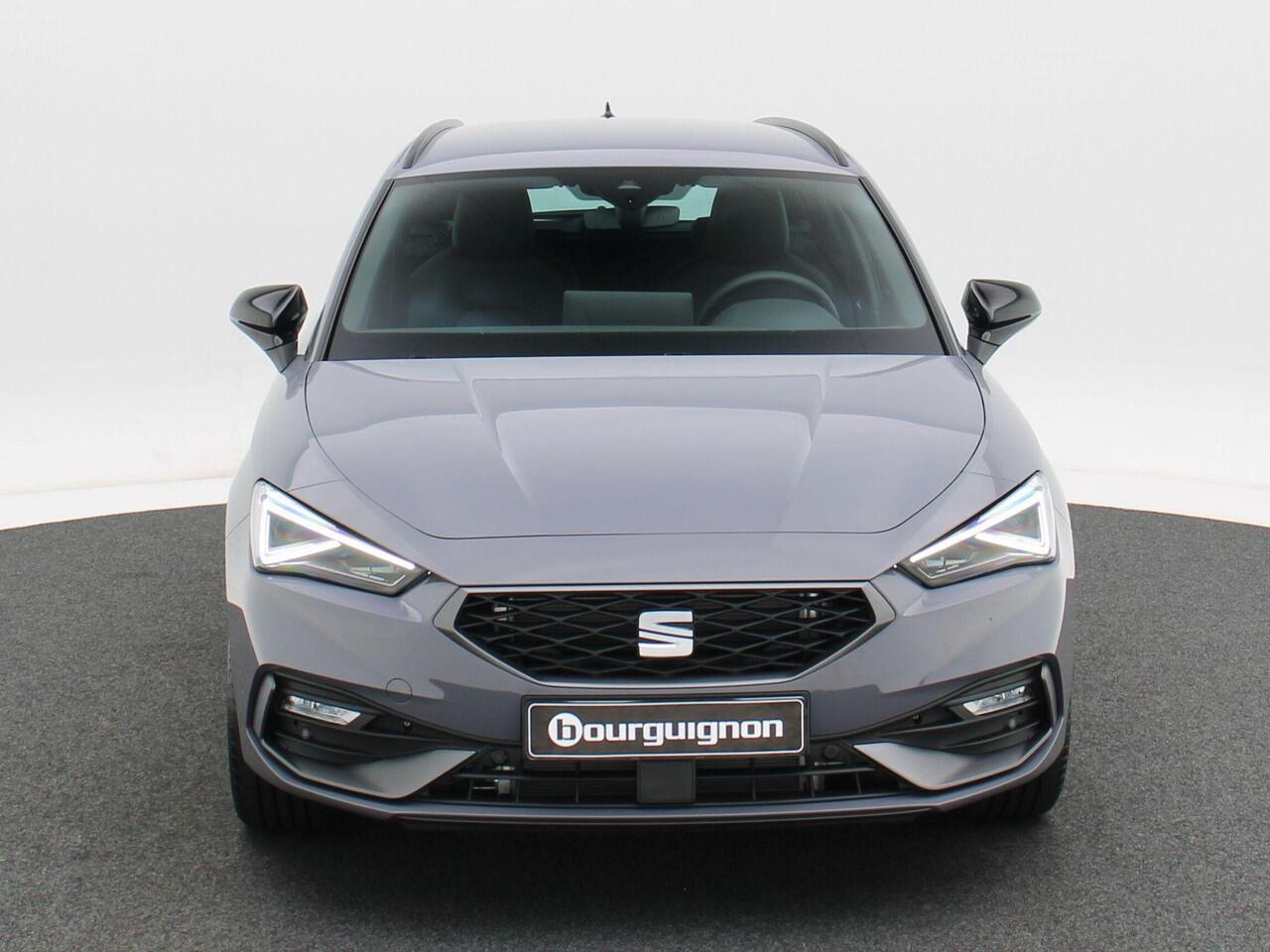 Seat LEON Sportstourer FR Business 1.5 TSI eHybrid PHEV 204pk | Trekhaak | Adaptive cruise control | Achteruitrijcamera | Black pack