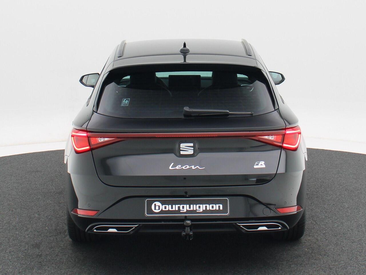 Seat LEON Sportstourer FR Business 1.5 TSI eHybrid PHEV 204pk | Trekhaak | Navigatie | Stoelverwarming | Keyless
