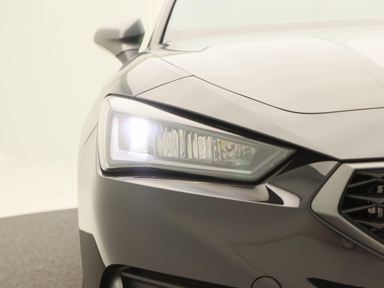 Seat LEON Sportstourer FR Business 1.5 TSI eHybrid PHEV 204pk | Trekhaak | Navigatie | Stoelverwarming | Keyless