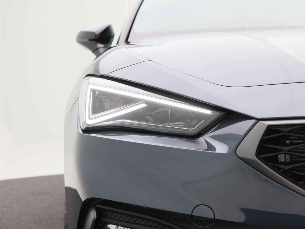 Seat LEON Sportstourer FR Business 1.5 TSI eHybrid PHEV 204pk | Trekhaak | Adaptive cruise control | Matrix LED | Achteruitrijcamera