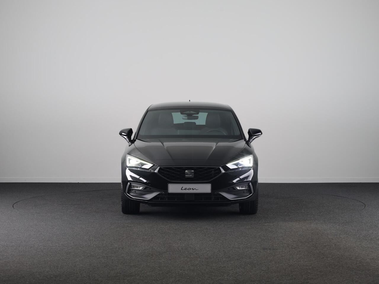 Seat LEON 1.5 TSI 204pk e-Hybrid FR Business | Black Pack | Trekhaak | Led Matrix
