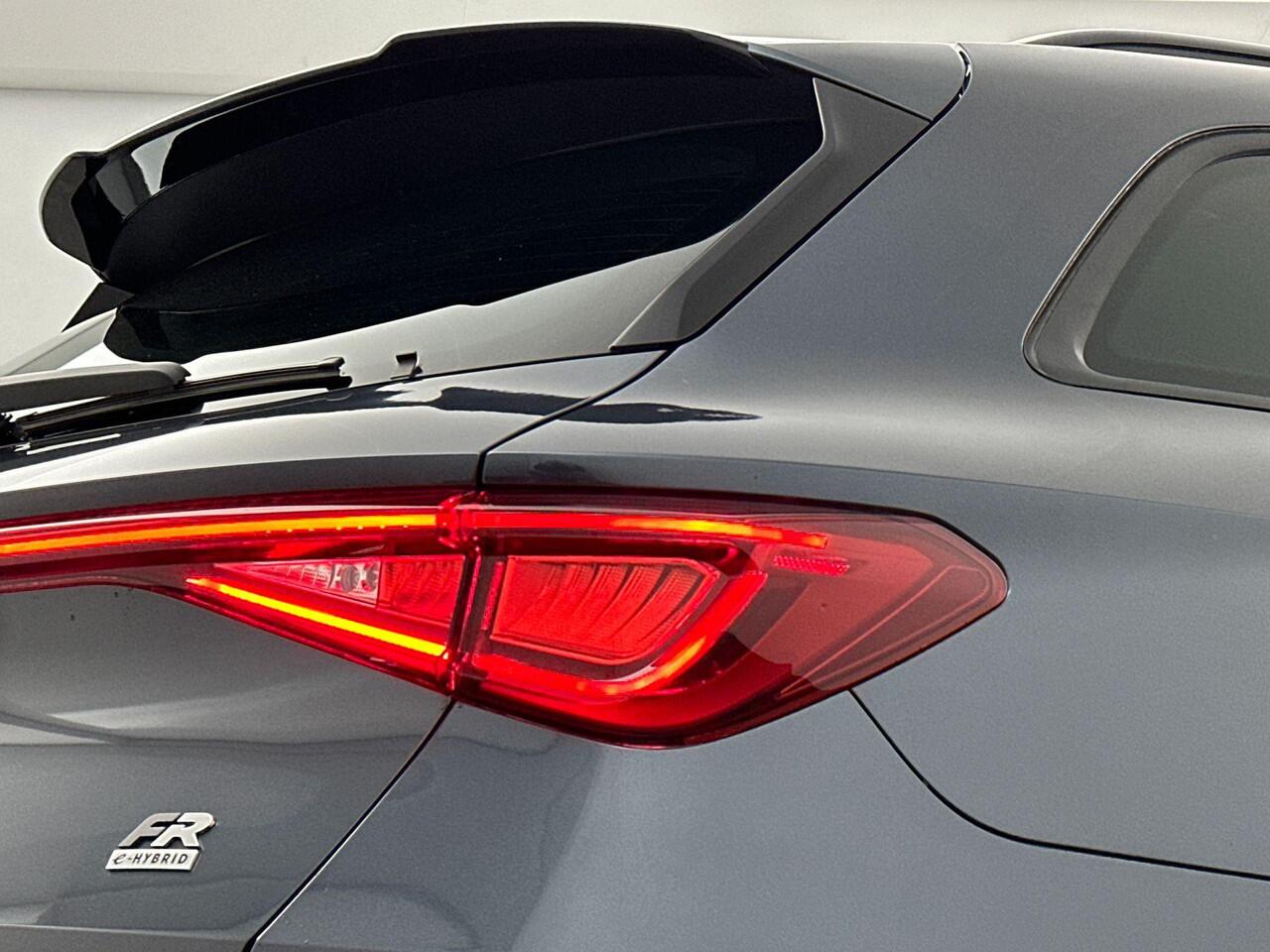 Seat LEON Sportstourer FR Business 1.5 TSI eHybrid 150 kW / 204 PK Statio