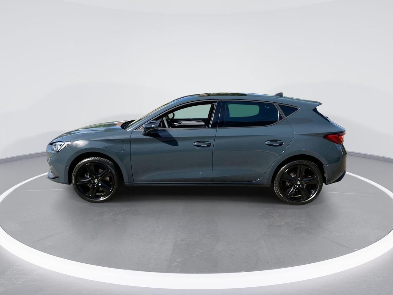 Seat LEON FR Business 1.5 TSI eHybrid 150kW / 204pk Hatchbac | 18'' Lichtmetalen Velgen | Panorama dak | Black Pakket |