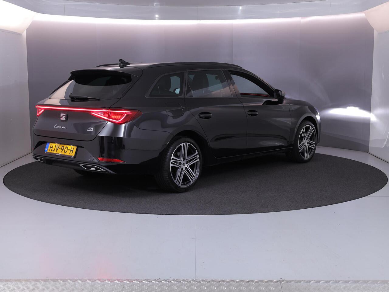 Seat LEON Sportstourer 1.5 TSI e-Hybrid FR PHEV First Edition 204 pk Automaat | Verlengde garantie | Navigatie | Parkeersensoren | Achteruitrijcamera | Adaptieve cruise control |