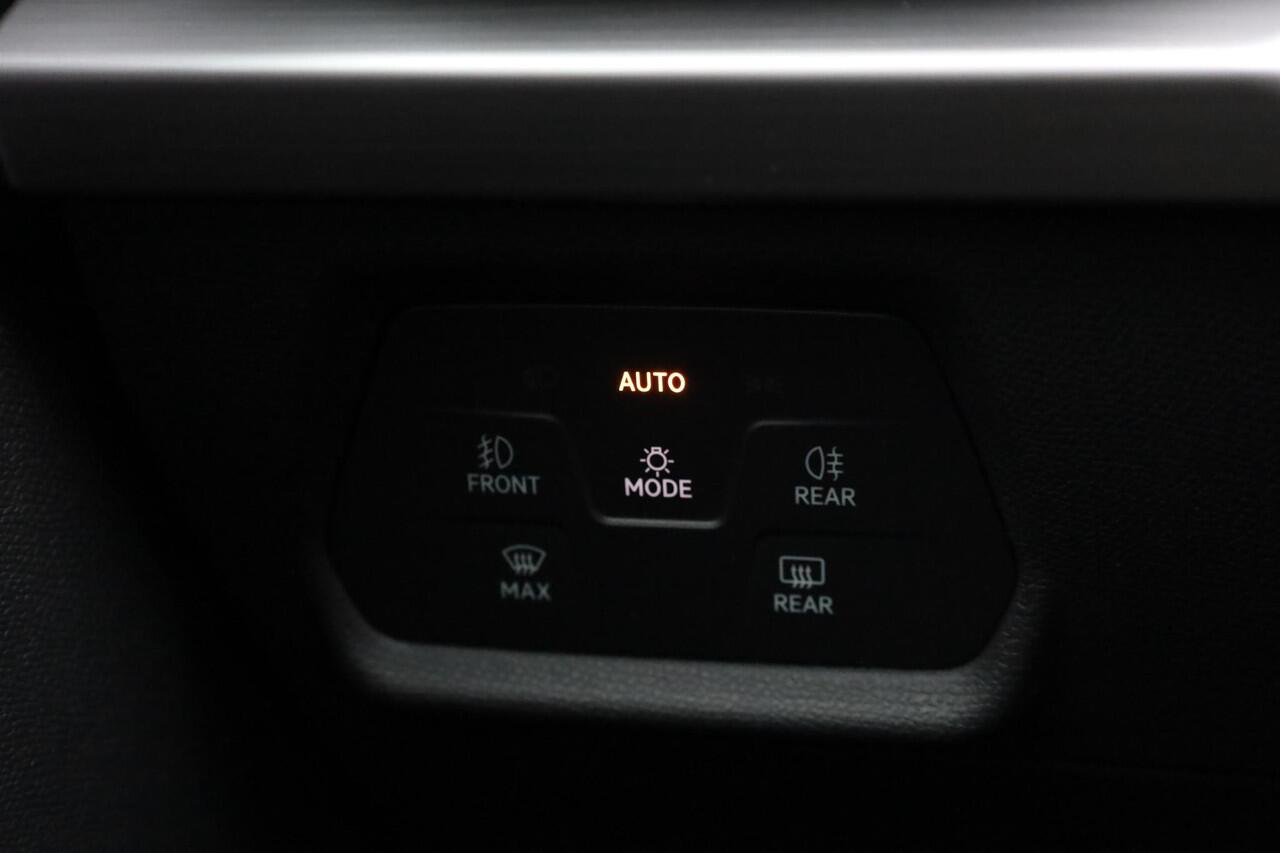 Seat LEON Sportstourer 1.5 TSI e-Hybrid FR Business 204PK / 150kW, Achteruitrijcamera, 3-zone Climatronic, Apple Carplay & Android Auto, dodehoeksensor, adaptive cruise control, grootlichtassistent, keyless start, volledig digitaal instrumentenpaneel (Virtual Cockp