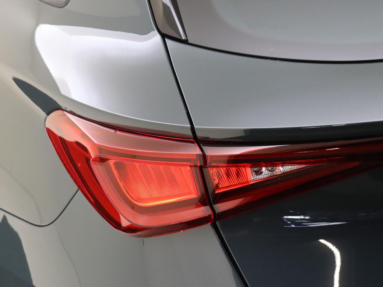 Seat LEON Sportstourer 1.5 TSI e-Hybrid FR Business