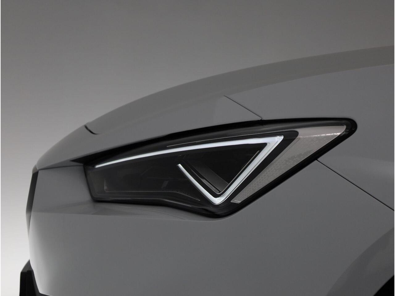 Seat LEON Sportstourer FR Business 1.5 TSI eHybrid 150 kW / 204 pk |