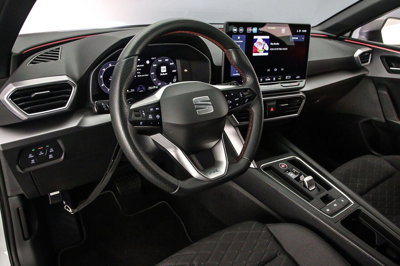 Seat LEON Sportstourer FR Business 1.5 TSI eHybrid 204pk DSG Automaat Adaptive cruise control, Navigatie, Achteruitrijcamera, LED koplampen, Parkeersensoren, App connect