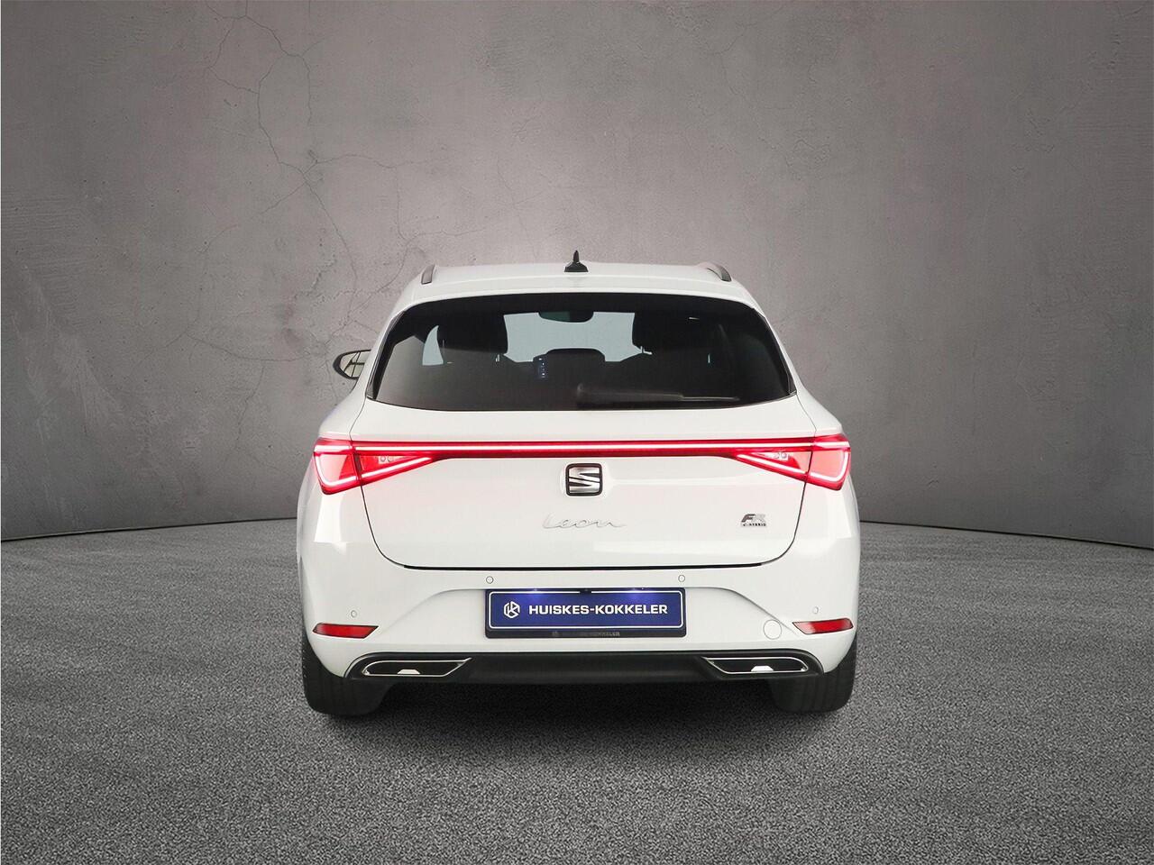 Seat LEON Sportstourer FR Business 1.5 TSI eHybrid 204pk DSG Automaat Adaptive cruise control, Navigatie, Achteruitrijcamera, LED koplampen, Parkeersensoren, App connect