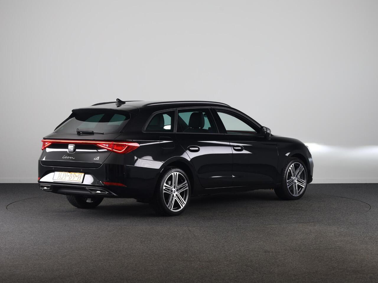 Seat LEON Sportstourer 1.5 TSI e-Hybrid FR PHEV First Edition 204 pk Automaat | Verlengde garantie | Navigatie | Parkeersensoren | Achteruitrijcamera | Adaptieve cruise control |