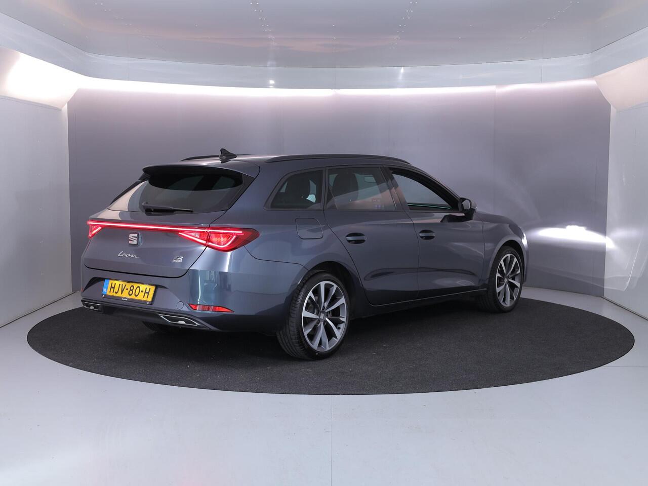 Seat LEON Sportstourer 1.5 TSI e-Hybrid FR PHEV First Edition 204 pk Automaat | Verlengde garantie | Navigatie | Parkeersensoren | Achteruitrijcamera | Autom. airco (3 zones) |