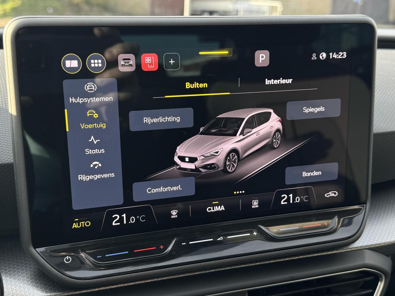 Seat LEON 1.5 eTSI Style Business Intense | Automaat | Camera