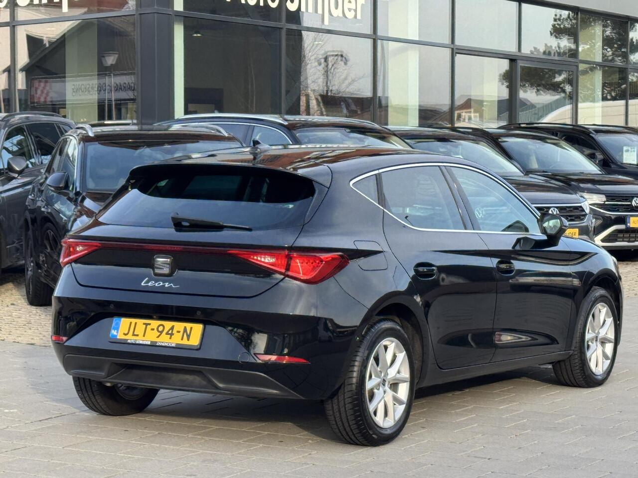 Seat LEON 1.5 eTSI Style Business Intense | Automaat | Camera