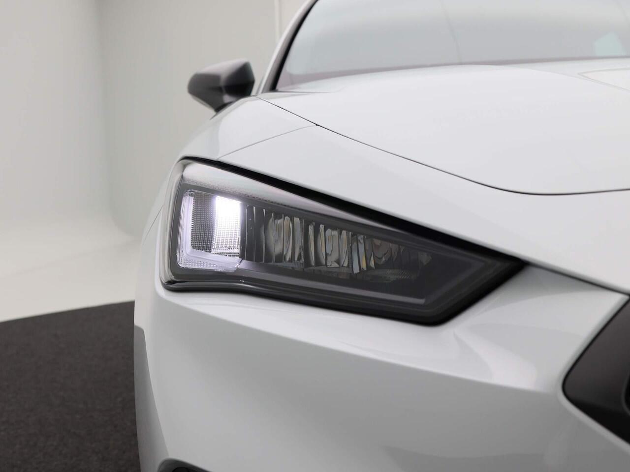 Seat LEON FR Business 1.5 TSI eHybrid PHEV 204pk | Automaat | Adaptive cruise control | Achteruitrijcamera | Navigatie | Apple carplay / Android auto