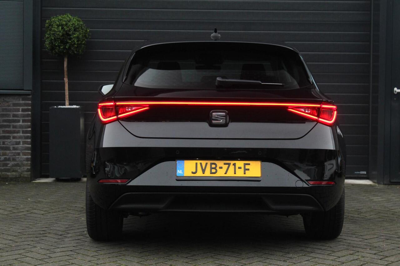 Seat LEON 1.5 eTSI Style Business Intense Automaat | Stoel en Stuur verwarming | Camera | LED